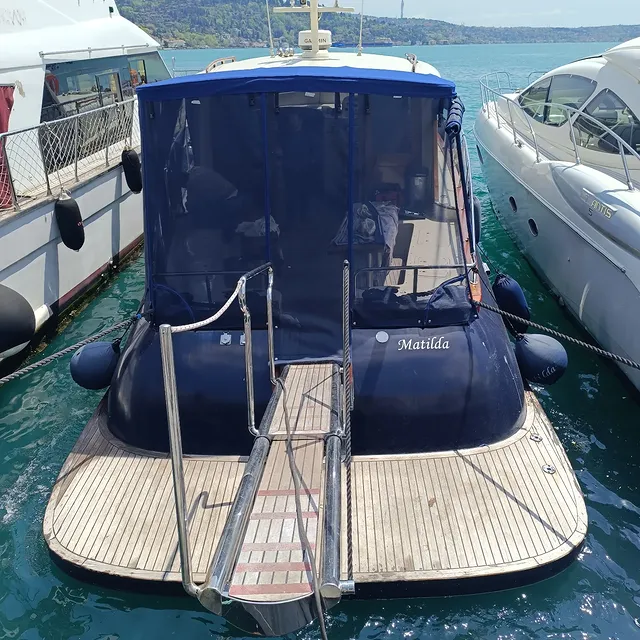 Azimut yat döşeme ve tente uygulaması — Aslan Marin İstanbul